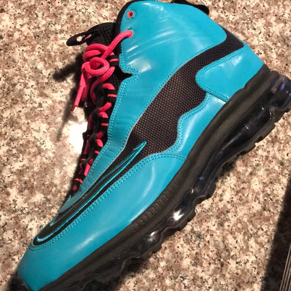 Nike Griffey’s.